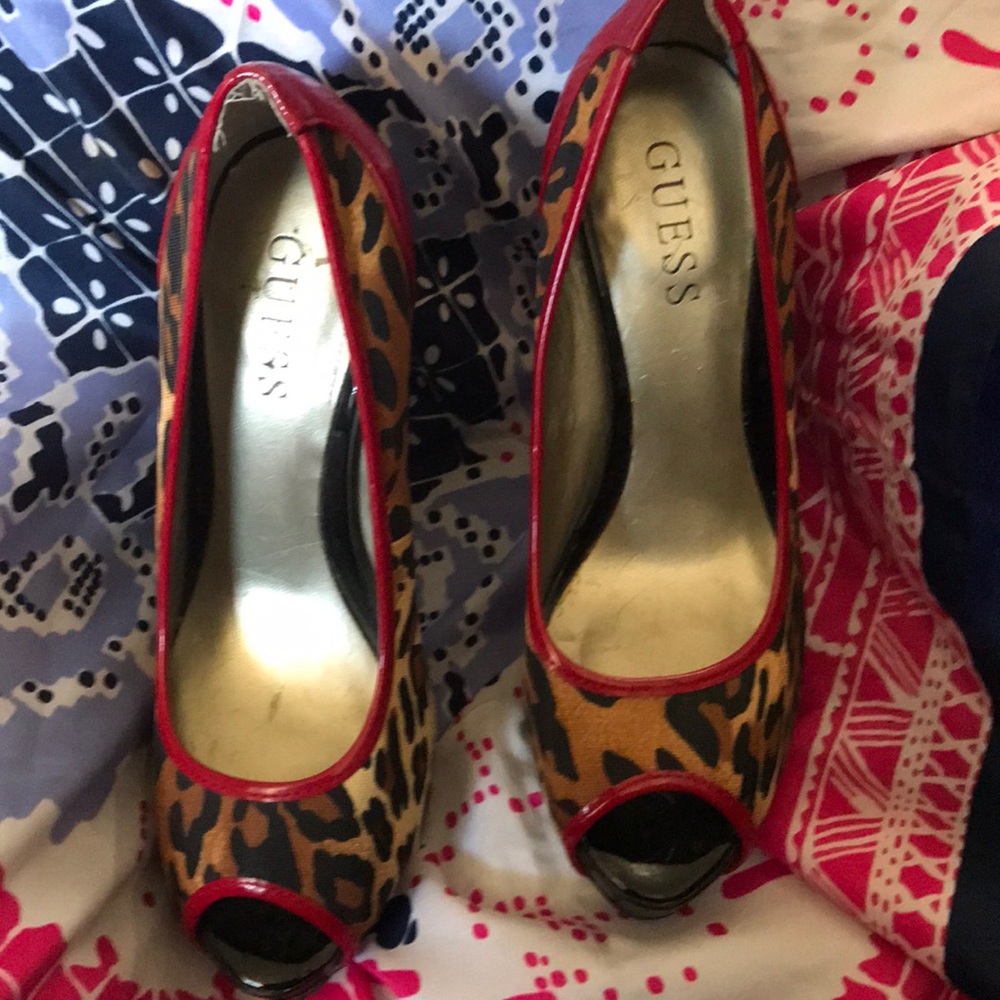 Red  Cheetahta print peep toe